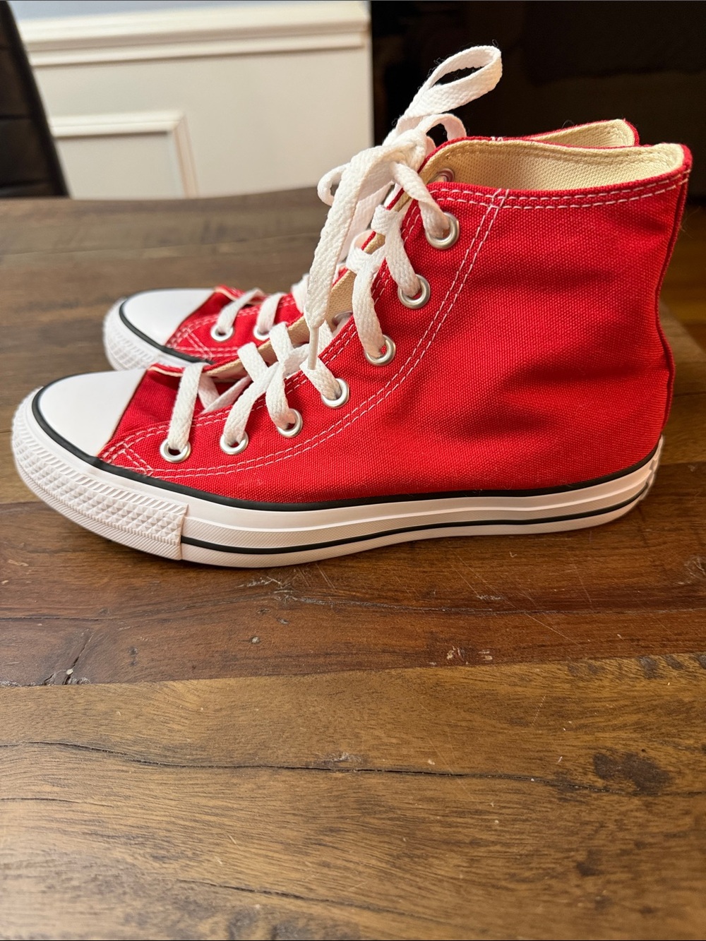 Women’s unisex Red High-Top Canvas Sneakers - Lace-Up Casual Shoes - Picture 2 of 6